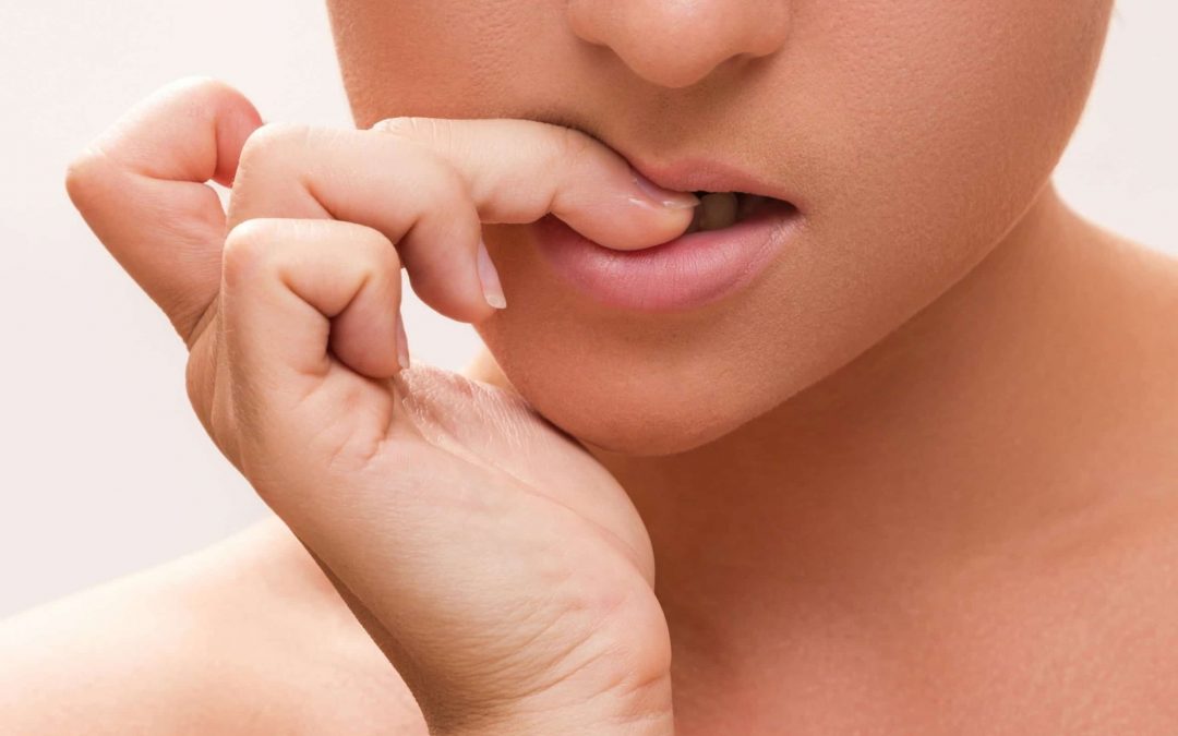 Onicofagia: por qué morderse las uñas perjudica a nuestros dientes
